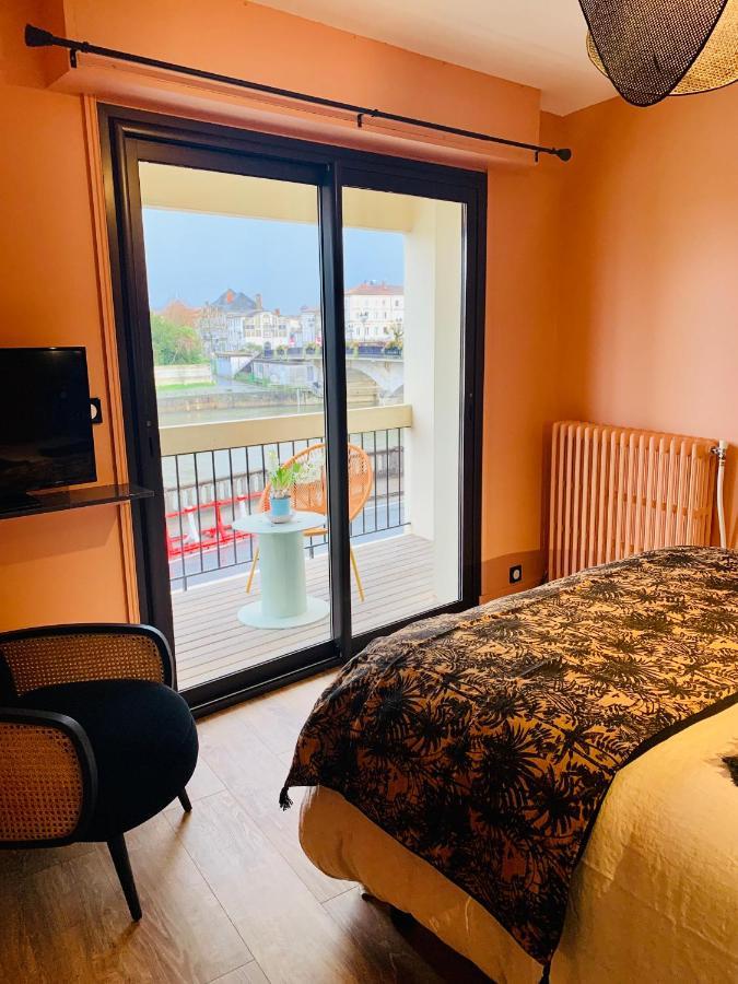 "Au Fil De La Charente" - Coeur De Saintes - Wifi Clim - Classe 4 Etoiles - 4 Pers Kültér fotó